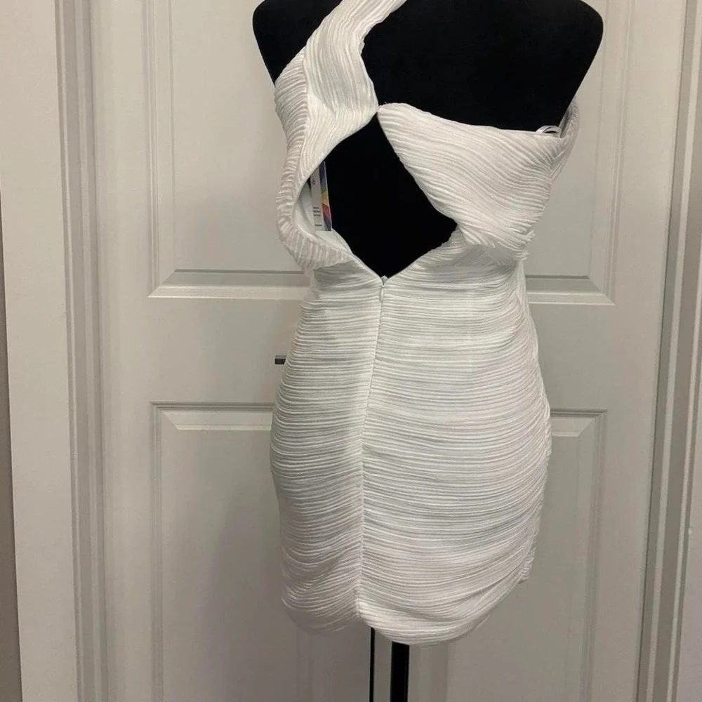 Graduation‎ White one shoulder pleated mini dress - Size M
